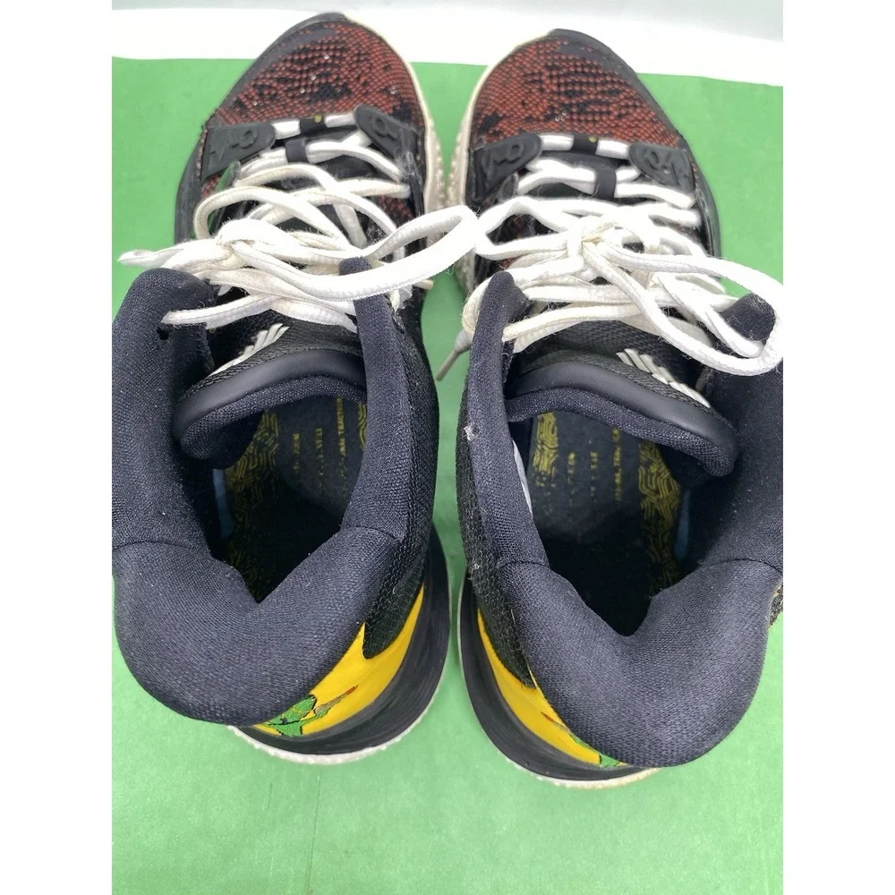 Nike Kyrie 7 Roswell Raygun Athletic Basketball Shoe Sneaker Men 9.5 CQ9326-003